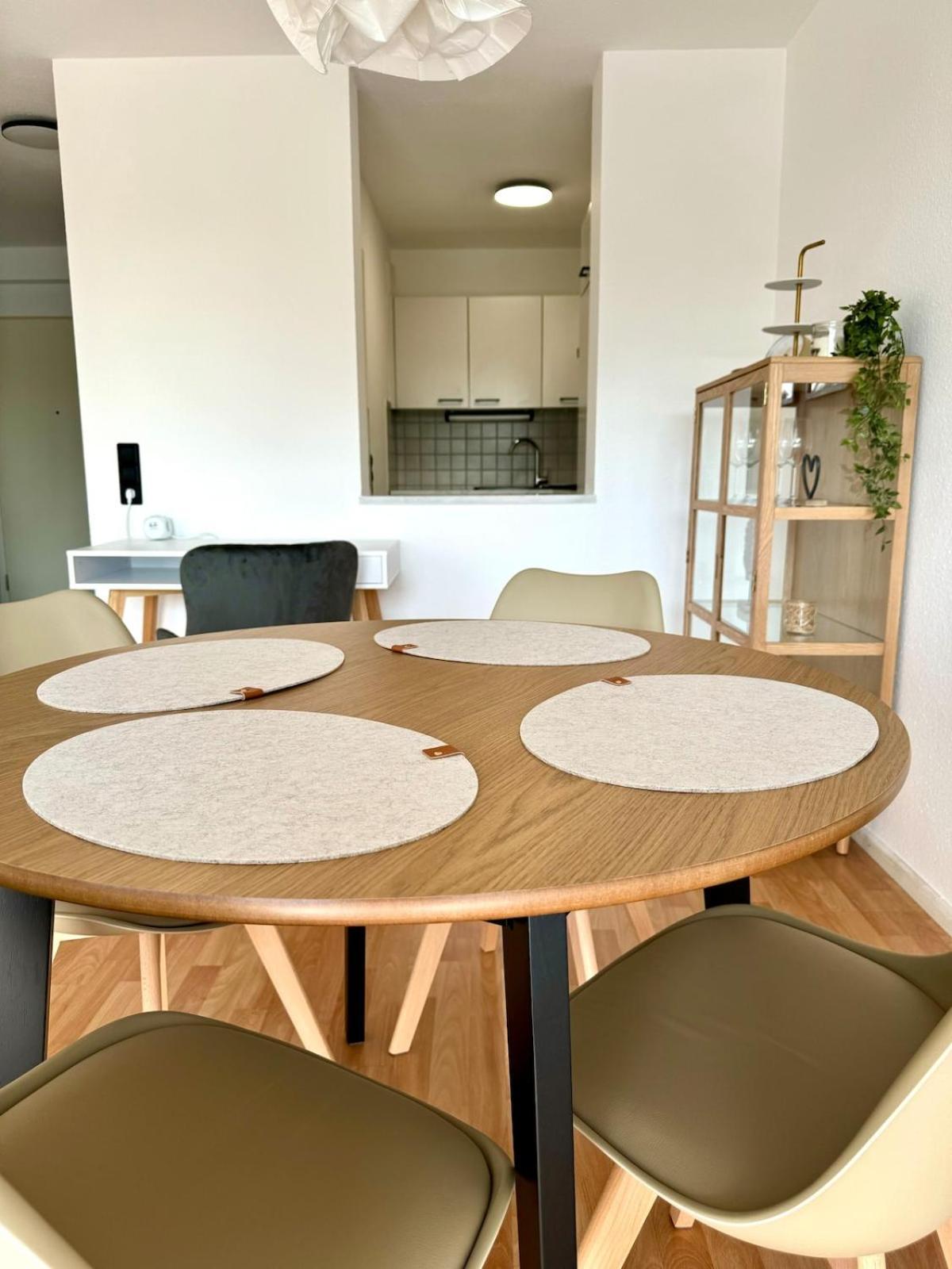 2 Zimmer - Schweizer Grenze, Balkon, Parkplatz Weil am Rhein Luaran gambar